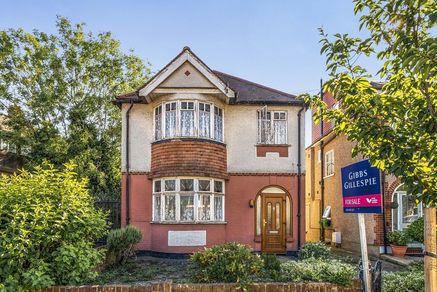 under offer alderney gardens london 63913 - Gibbs Gillespie