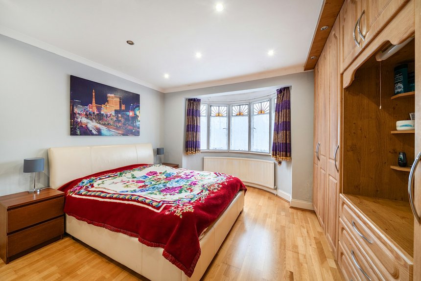 for sale alderney gardens london 63913 - Gibbs Gillespie