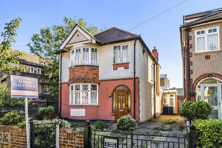 under offer alderney gardens london 63913 - Gibbs Gillespie