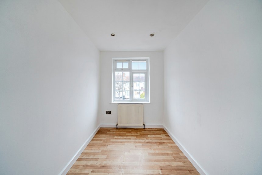 for sale clauson avenue london 64123 - Gibbs Gillespie