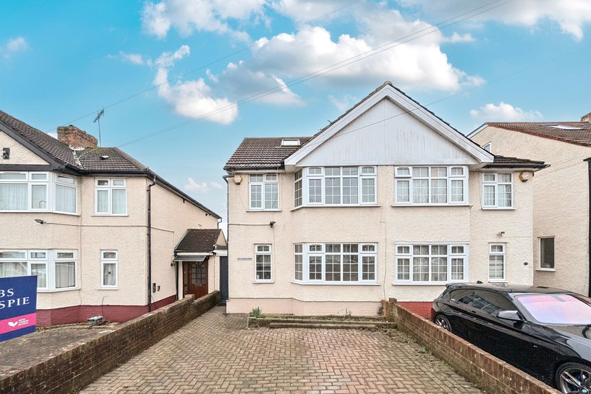 for sale clauson avenue london 64123 - Gibbs Gillespie