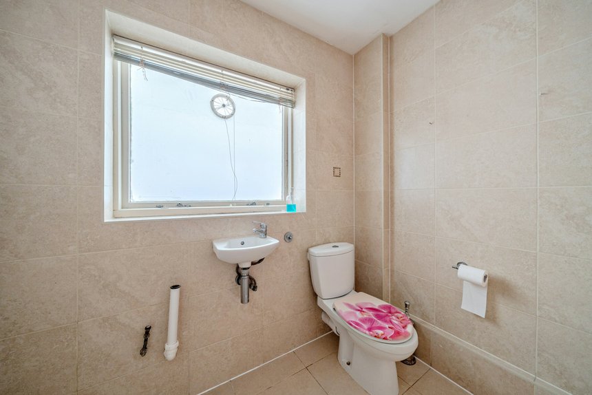 for sale clauson avenue london 64123 - Gibbs Gillespie