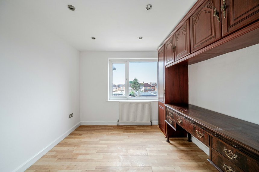 for sale clauson avenue london 64123 - Gibbs Gillespie
