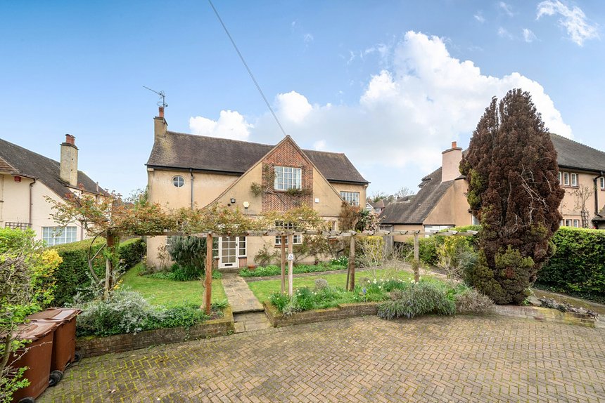 under offer west end lane london 64182 - Gibbs Gillespie