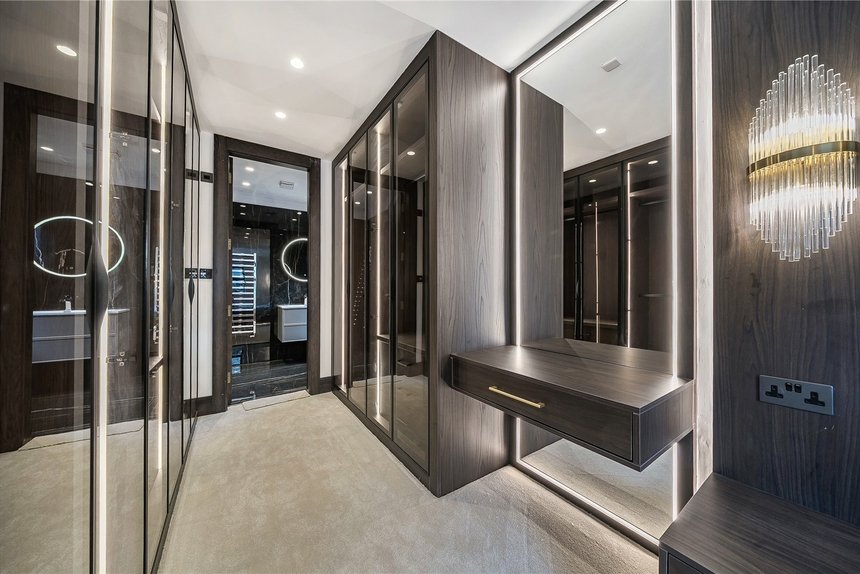 for sale the pipers london 64203 - Gibbs Gillespie