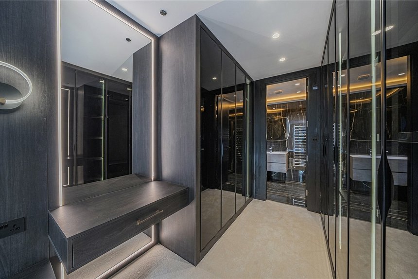 for sale the pipers london 64208 - Gibbs Gillespie