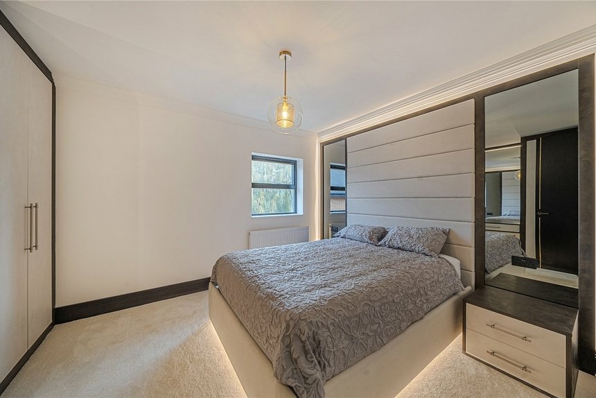 for sale the pipers london 64208 - Gibbs Gillespie