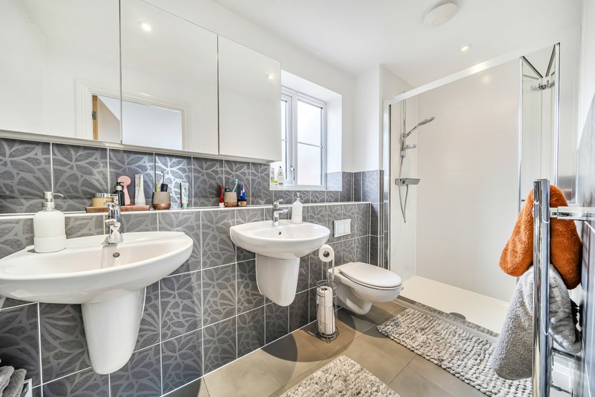 for sale truesdales london 64210 - Gibbs Gillespie