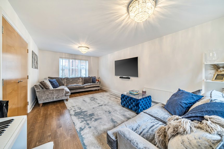 for sale truesdales london 64210 - Gibbs Gillespie