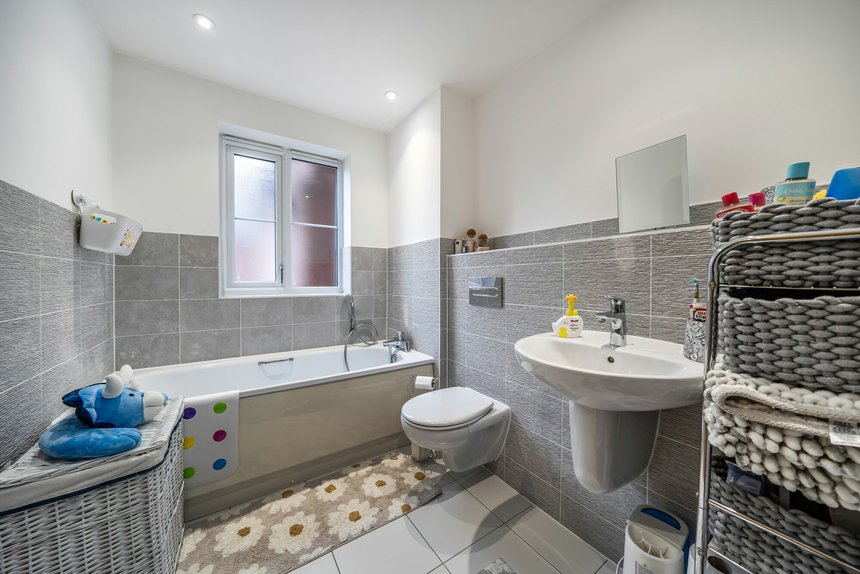 for sale truesdales london 64210 - Gibbs Gillespie