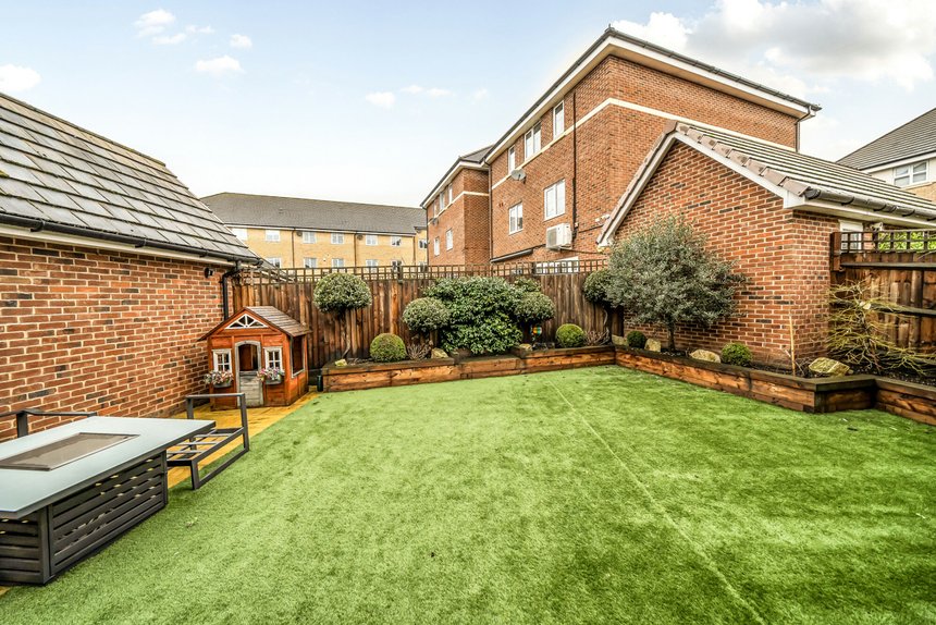 for sale truesdales london 64210 - Gibbs Gillespie