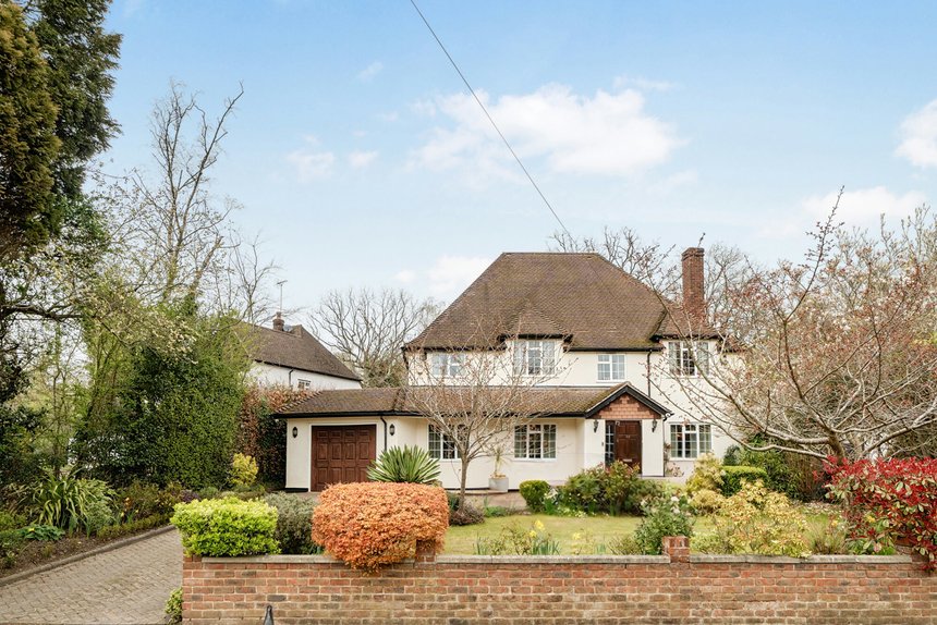 for sale the broadwalk london 64221 - Gibbs Gillespie