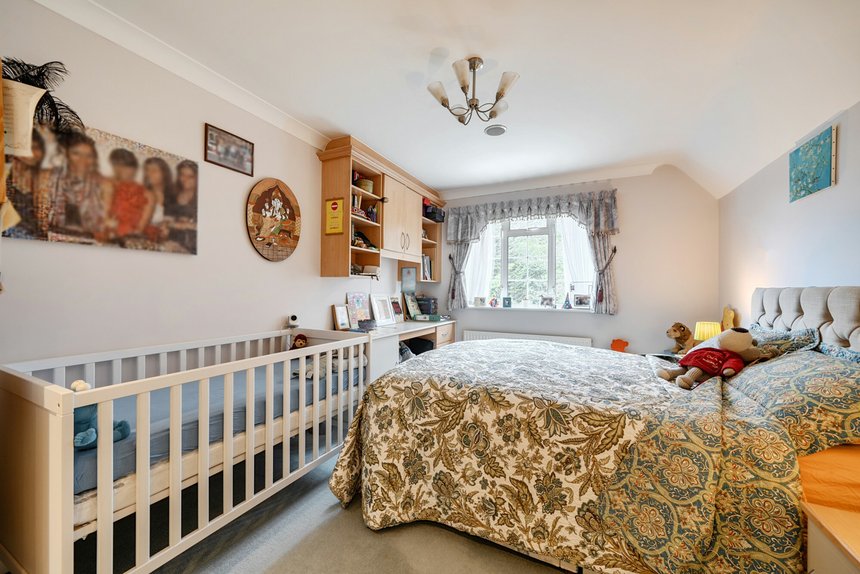for sale the broadwalk london 64221 - Gibbs Gillespie
