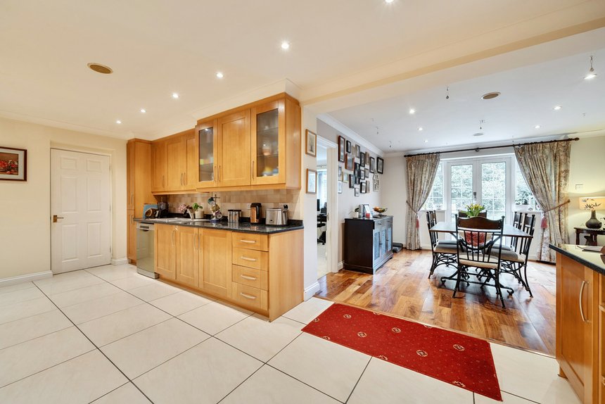for sale the broadwalk london 64221 - Gibbs Gillespie