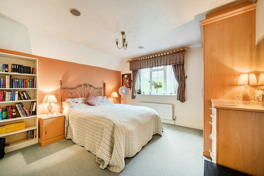for sale the broadwalk london 64221 - Gibbs Gillespie