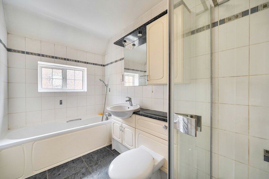 for sale the broadwalk london 64221 - Gibbs Gillespie