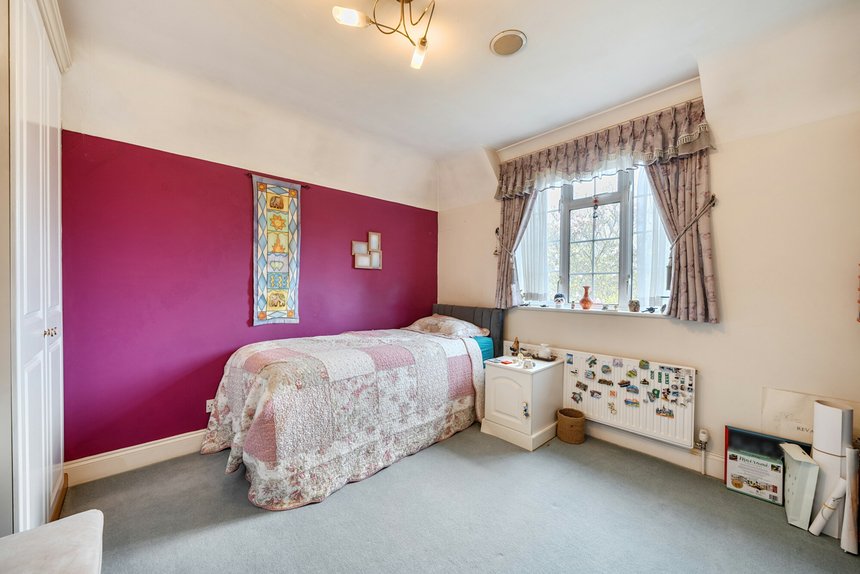 for sale the broadwalk london 64221 - Gibbs Gillespie