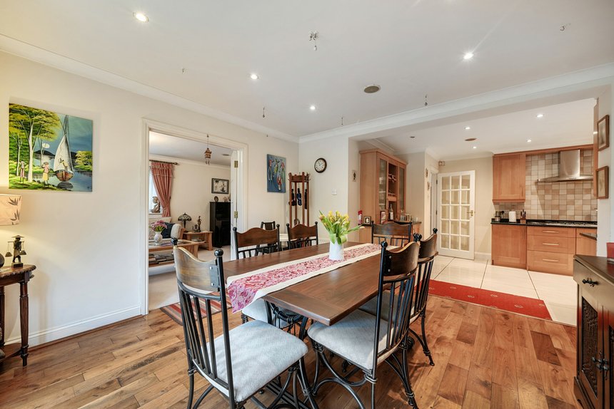 for sale the broadwalk london 64221 - Gibbs Gillespie