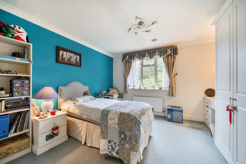 for sale the broadwalk london 64221 - Gibbs Gillespie