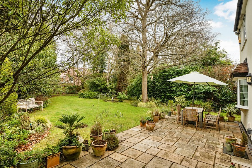 for sale the broadwalk london 64221 - Gibbs Gillespie