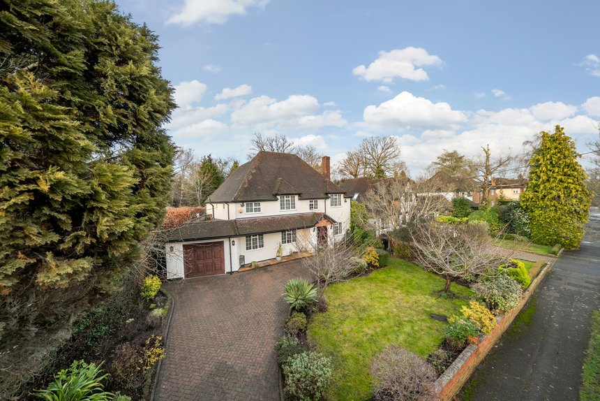 for sale the broadwalk london 64221 - Gibbs Gillespie