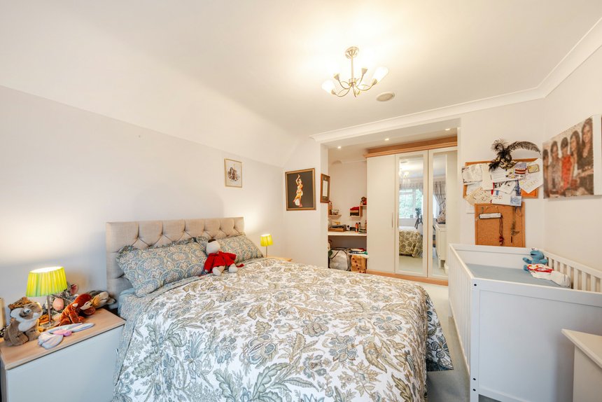 for sale the broadwalk london 64221 - Gibbs Gillespie
