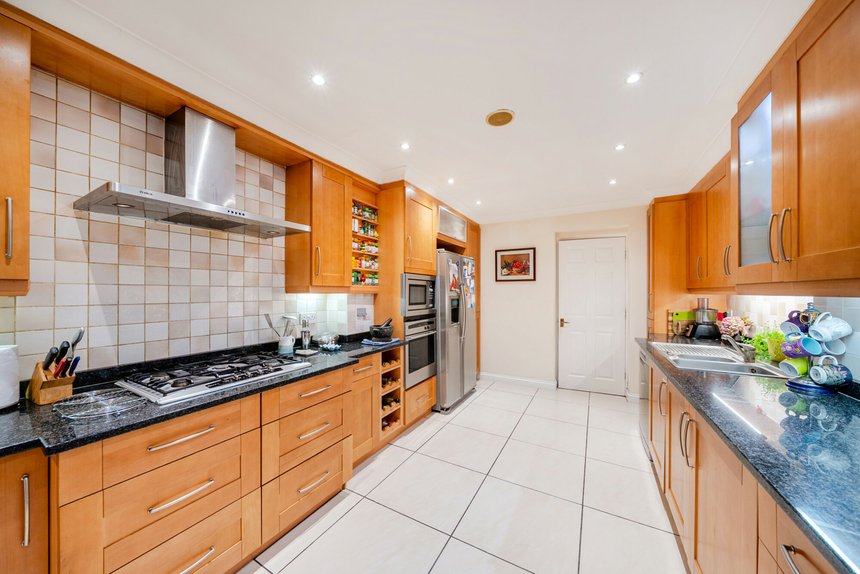 for sale the broadwalk london 64221 - Gibbs Gillespie