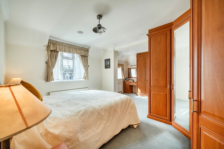 for sale the broadwalk london 64221 - Gibbs Gillespie