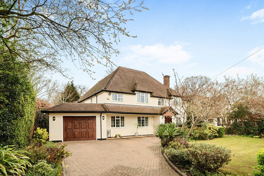 for sale the broadwalk london 64221 - Gibbs Gillespie