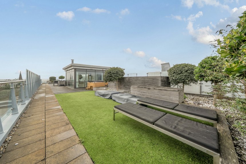for sale longfield avenue london 64272 - Gibbs Gillespie