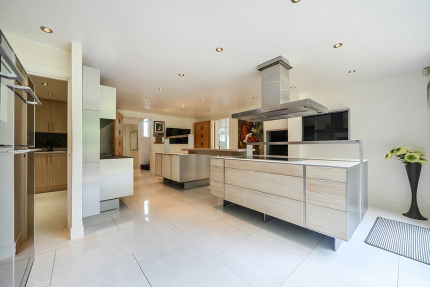 for sale astons road london 64518 - Gibbs Gillespie