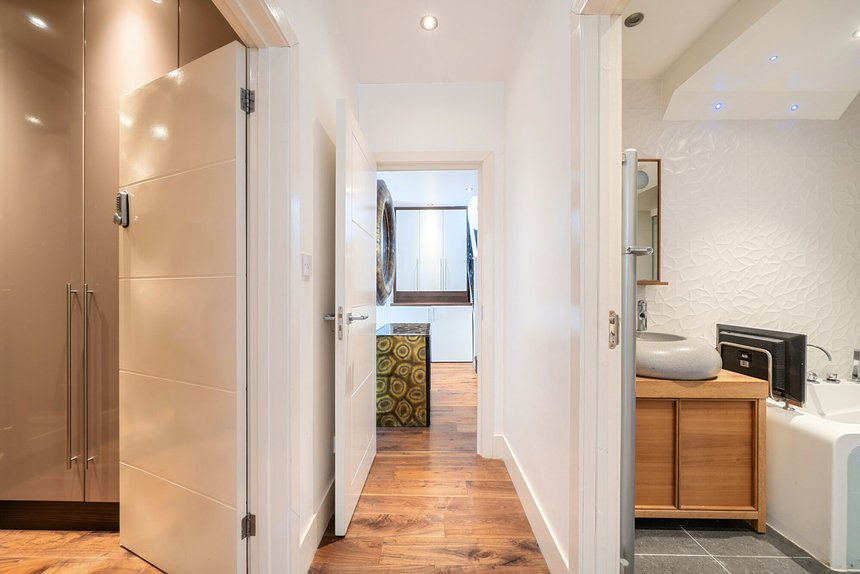 for sale astons road london 64518 - Gibbs Gillespie