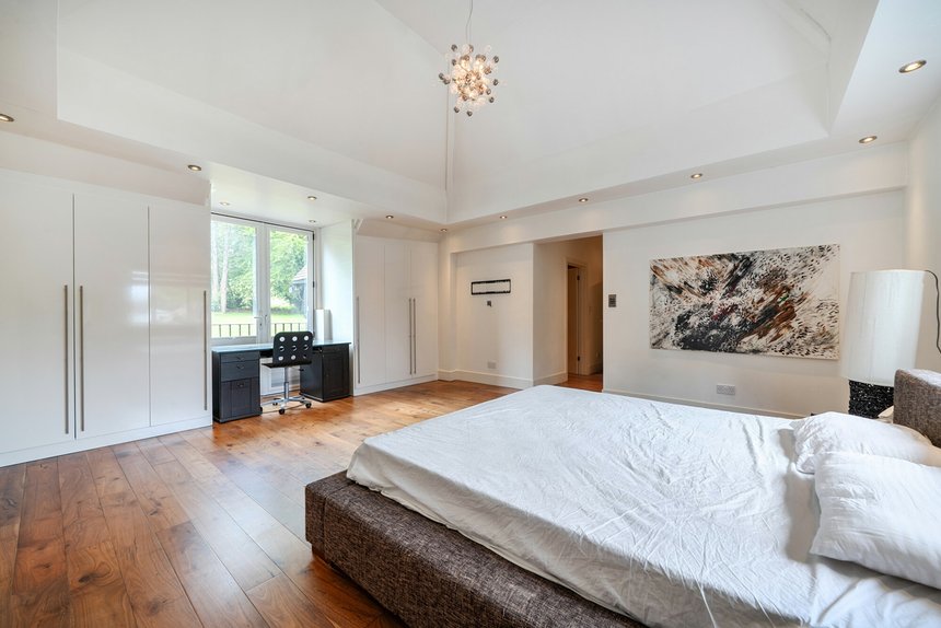for sale astons road london 64518 - Gibbs Gillespie