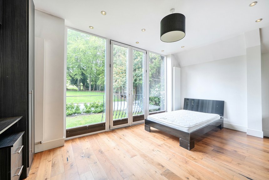 for sale astons road london 64518 - Gibbs Gillespie