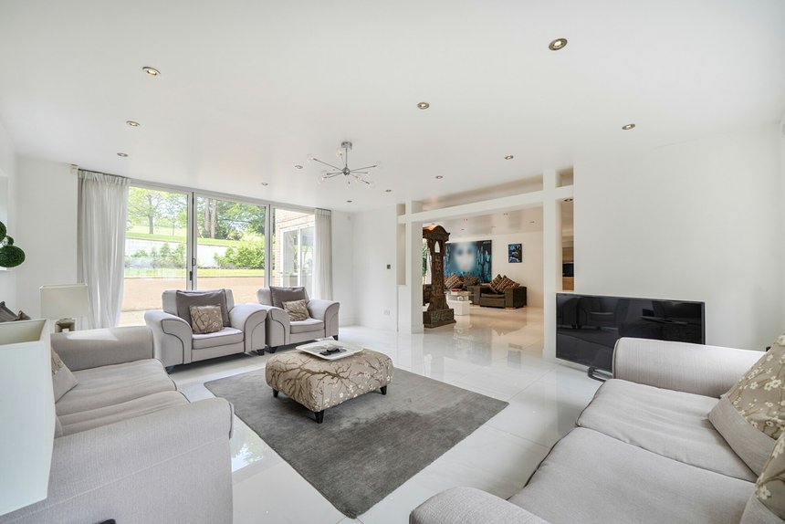 for sale astons road london 64518 - Gibbs Gillespie