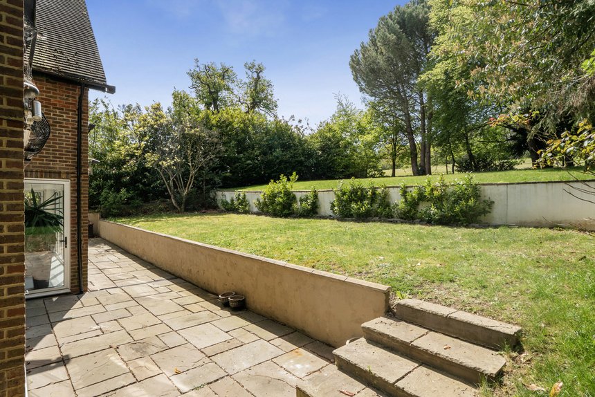 for sale astons road london 64518 - Gibbs Gillespie