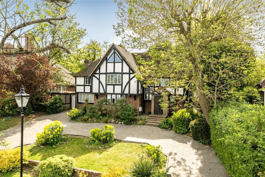 for sale astons road london 64518 - Gibbs Gillespie