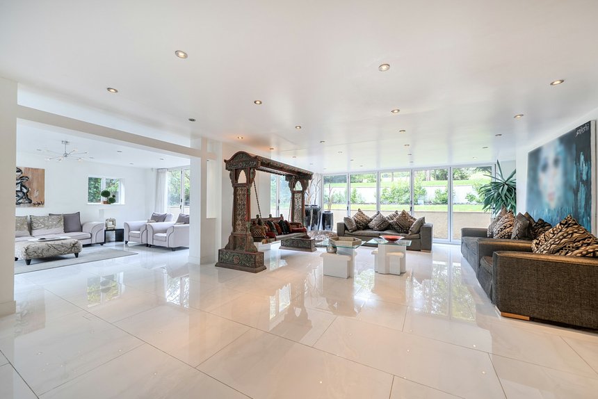 for sale astons road london 64518 - Gibbs Gillespie