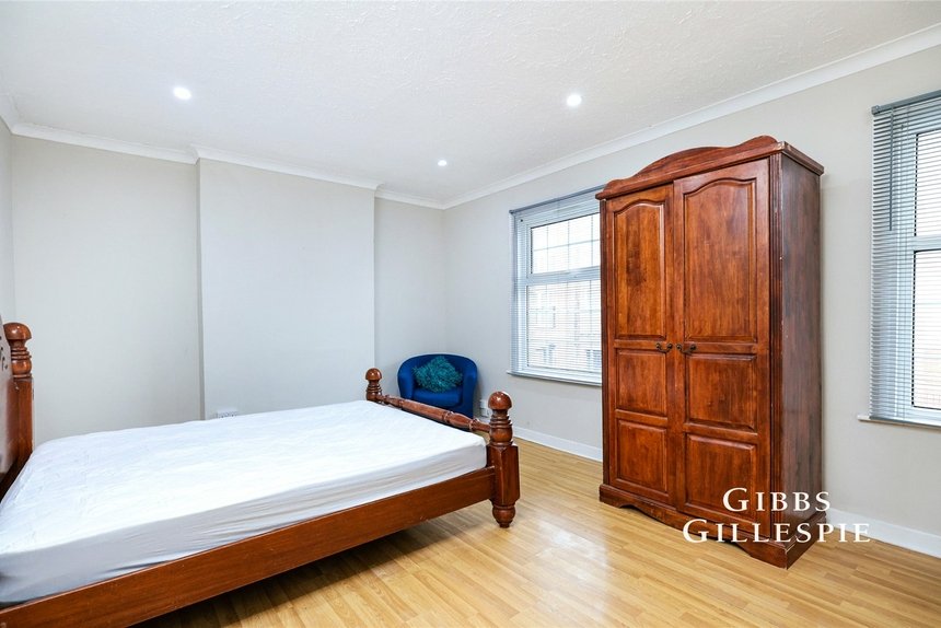 to let new road london 65786 - Gibbs Gillespie
