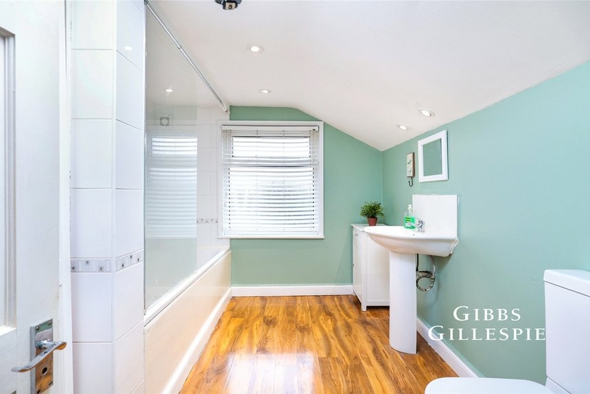 to let new road london 65786 - Gibbs Gillespie