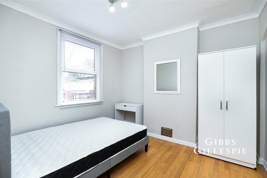 to let new road london 65786 - Gibbs Gillespie