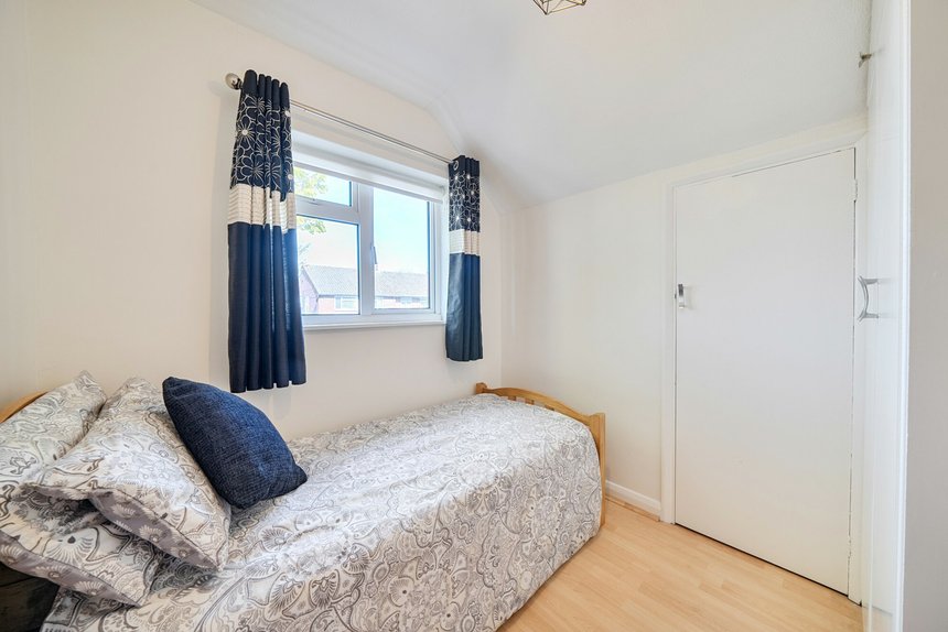 under offer cedar avenue london 65866 - Gibbs Gillespie