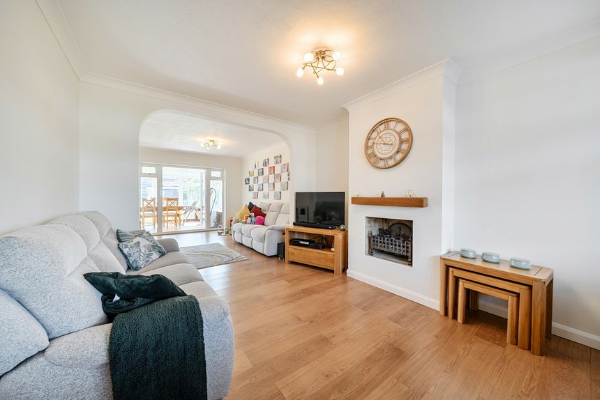 under offer cedar avenue london 65866 - Gibbs Gillespie