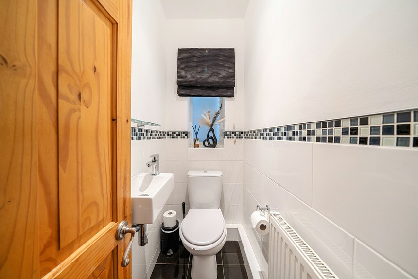 under offer cedar avenue london 65866 - Gibbs Gillespie