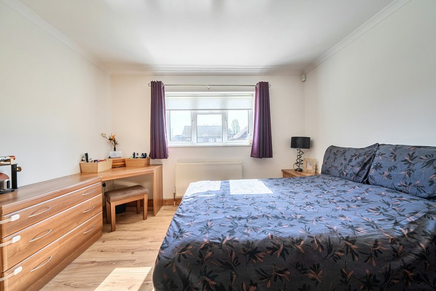under offer cedar avenue london 65866 - Gibbs Gillespie