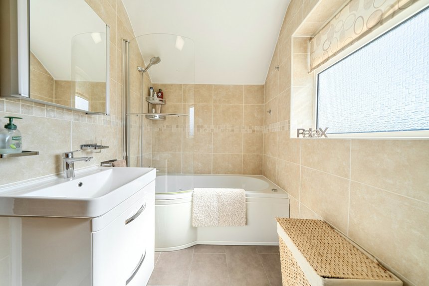 under offer cedar avenue london 65866 - Gibbs Gillespie