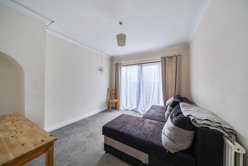 let danemead grove london 66048 - Gibbs Gillespie