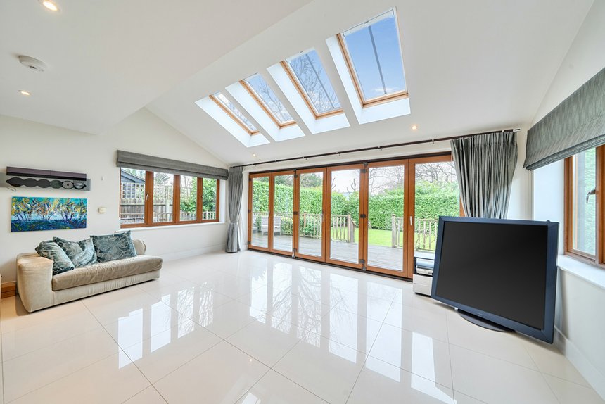 for sale high street london 66136 - Gibbs Gillespie