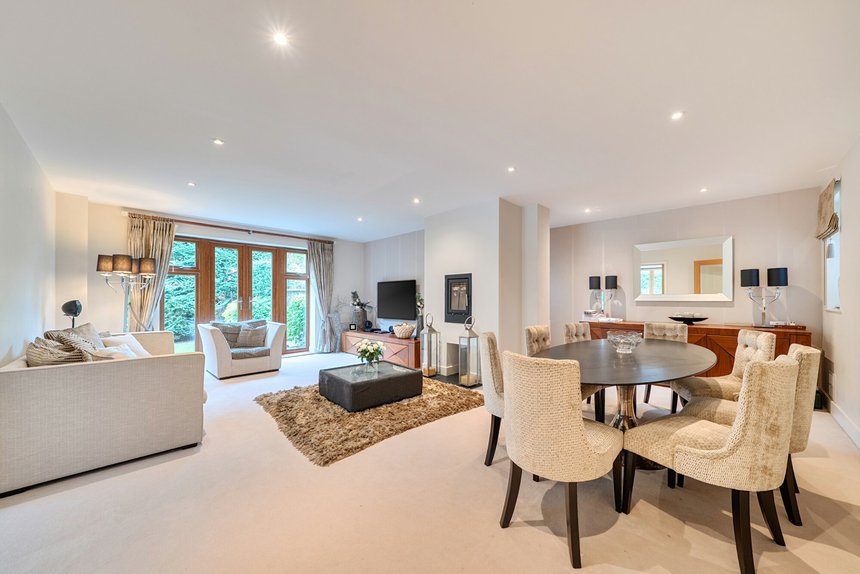 for sale high street london 66136 - Gibbs Gillespie