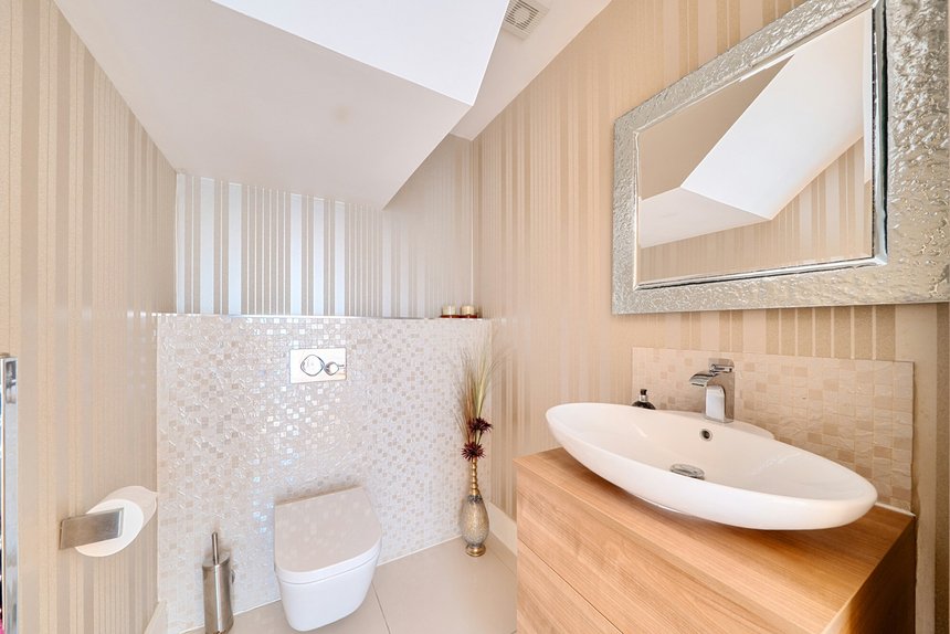 for sale high street london 66136 - Gibbs Gillespie